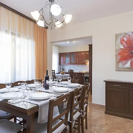 4 Bedroom Cozy Apartment In Pula Appartement Pula