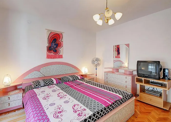 Appartamento In With Kitchen