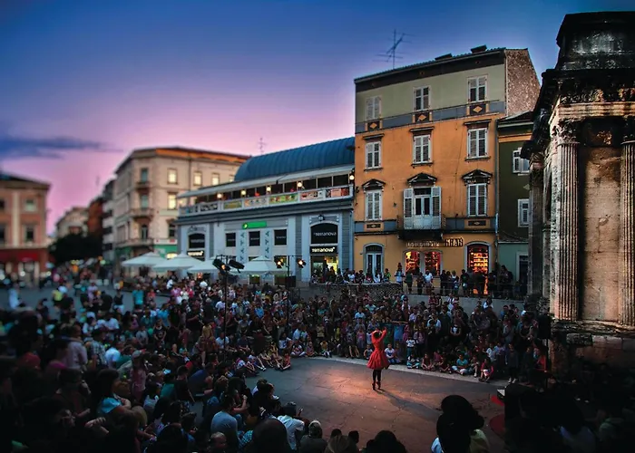 In With Kitchen Apartment *