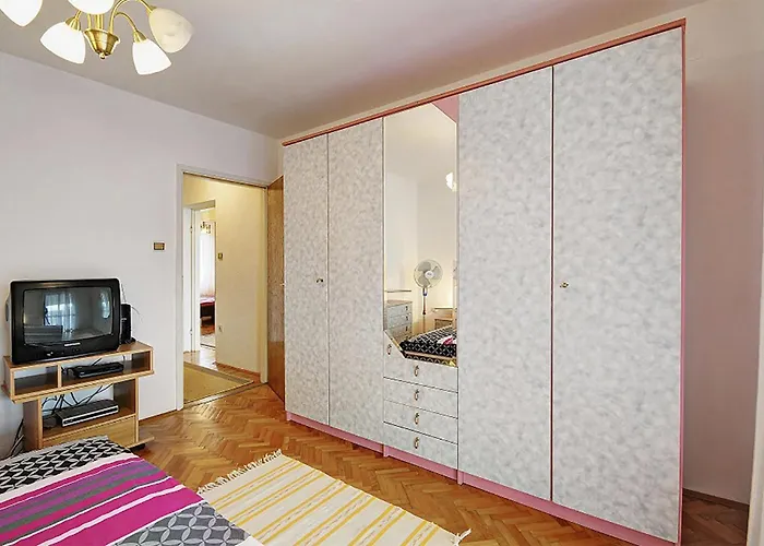 In With Kitchen Апартаменты Пула